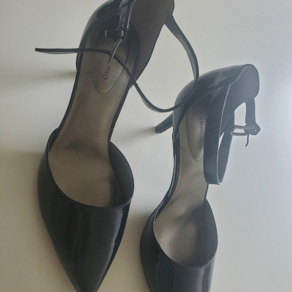 Bandolino Navy Patent Leather Pointed Toe Strap Pumps size 9 - Picture 3 of 4